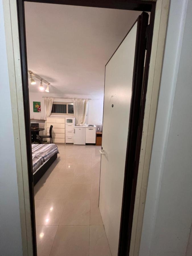 Monolocale A Mostacciano Apartamento *